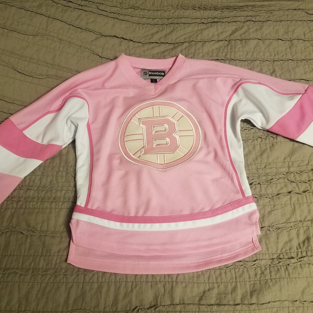 Girls Boston Bruins hockey jersey